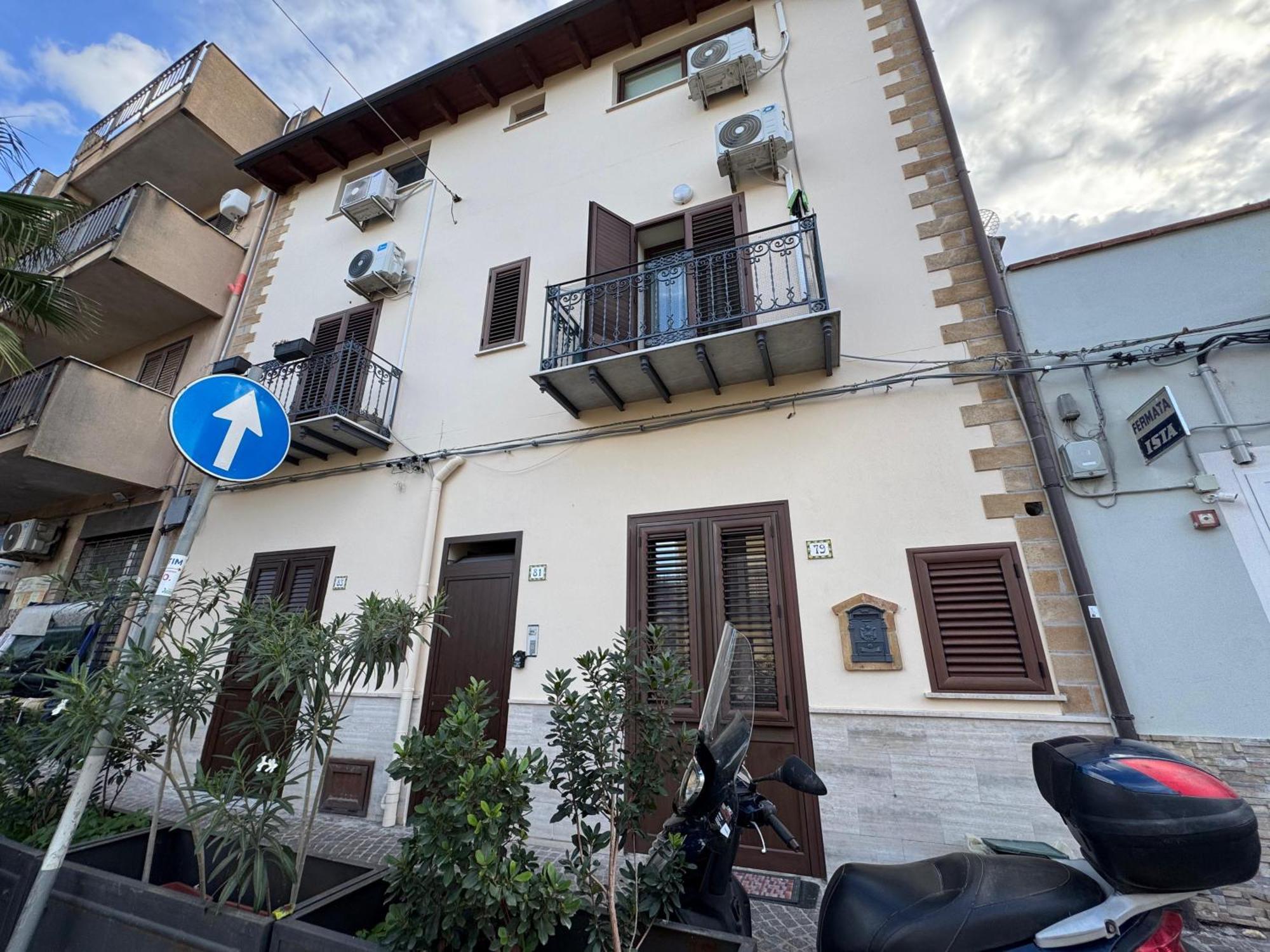 A Casa Di Ste - Vicino Aeroporto Falcone Borsellino Carini Exteriör bild